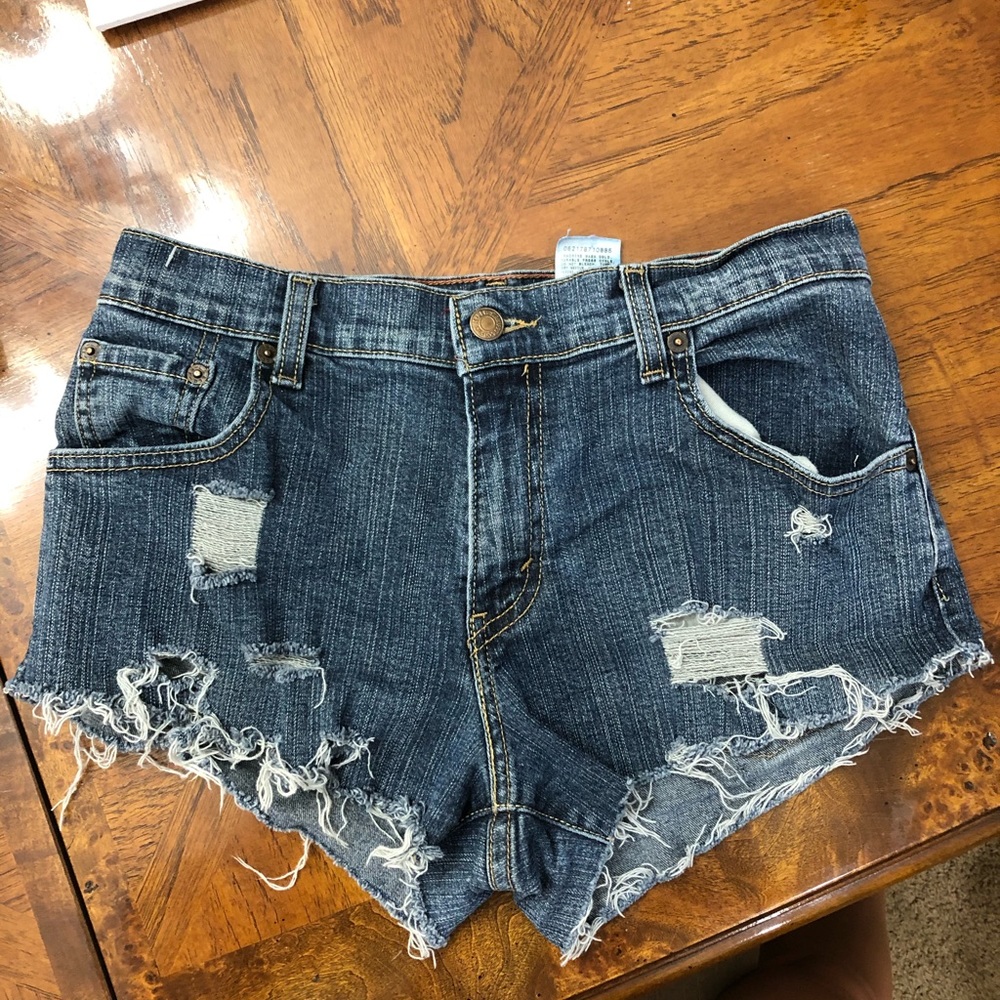 Custom ripped light wash Vintage Levi shorts